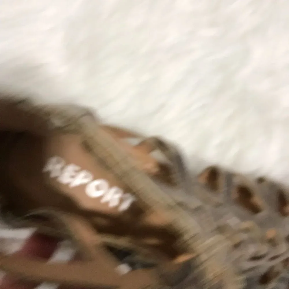 Report Gladiator Girls Metallic Silver Sandals‎ size 5